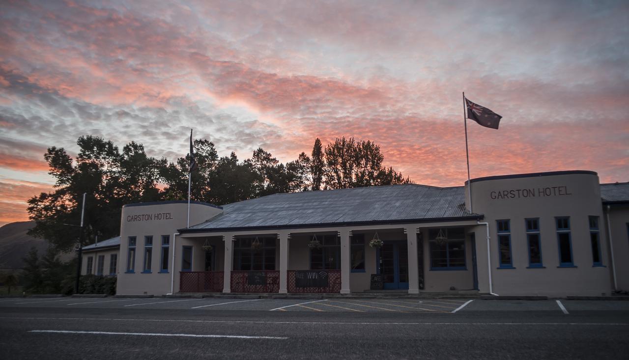 Garston Hotel & Cafe Exterior photo